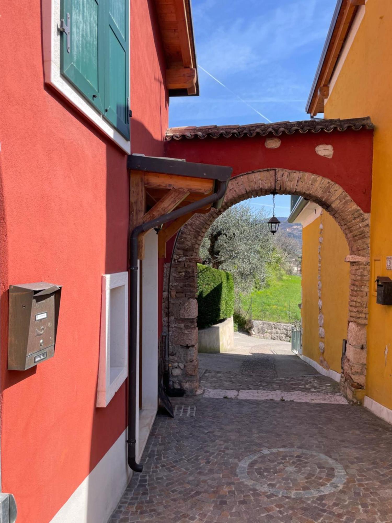 Relais Fontana Rosa B&B Wellness Caprino Veronese Eksteriør bilde