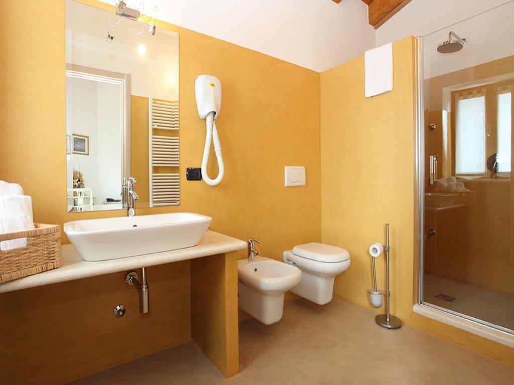 Relais Fontana Rosa B&B Wellness Caprino Veronese Rom bilde